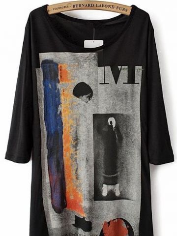 Three quarter length sleeve graphic t-shirt